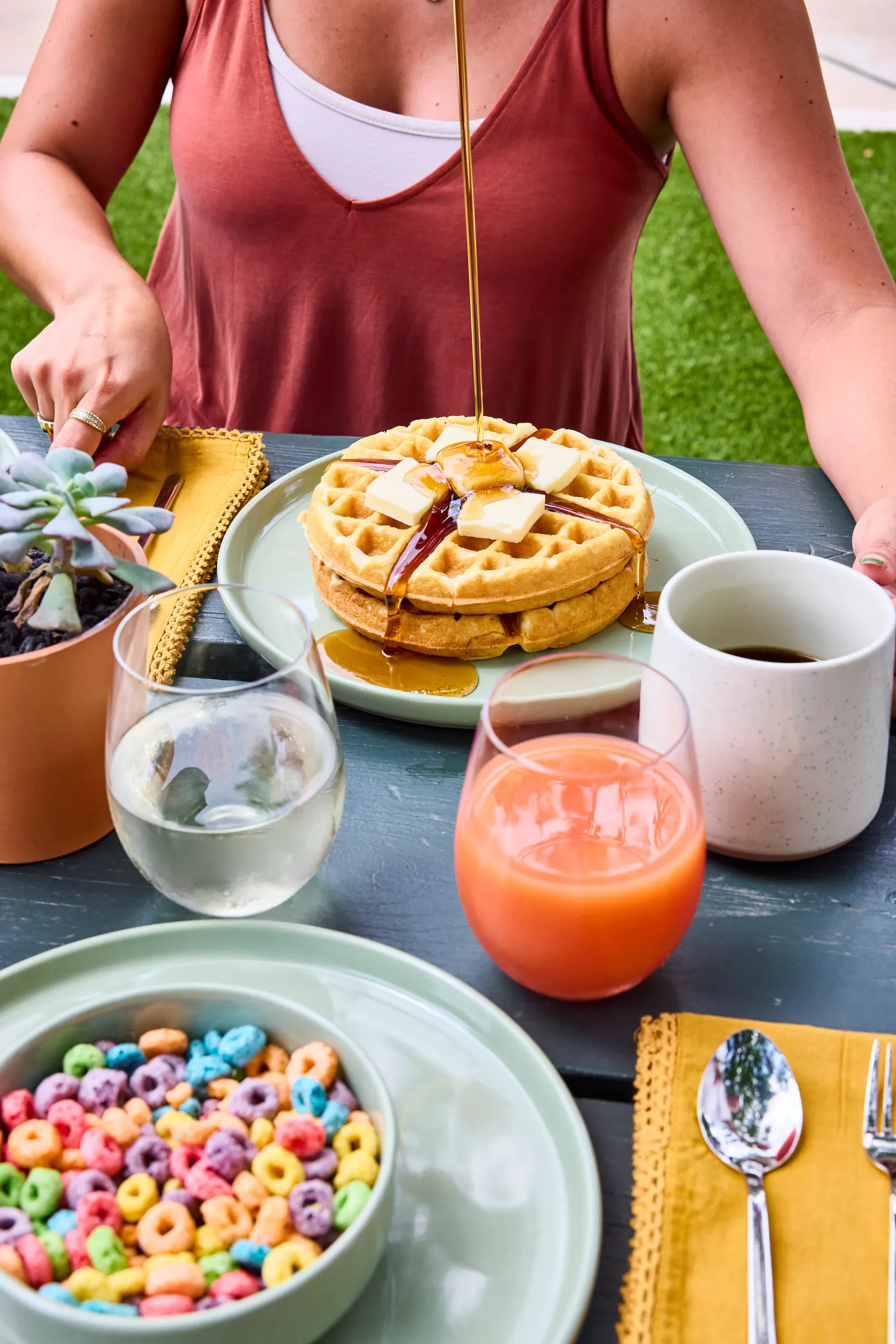 Syrup poured over a stack of waffles, La Piscine